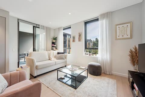 Popular Airbnb listing: Cascade Gardens Bliss in Sydney
