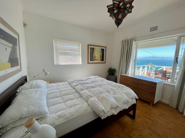 Seafront home near Simon’s Town gallery image 3