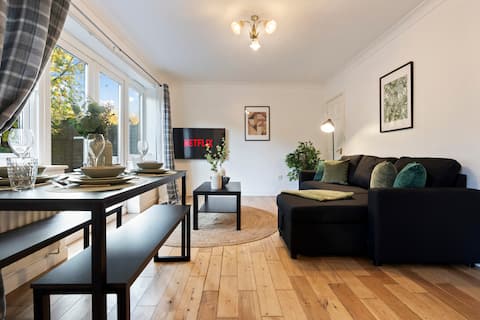 Applin House-5 Bed Contractor Stay Parking WIFI