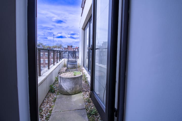 Elegant 2-Bedroom Apartment Opposite Green Park gallery image 4