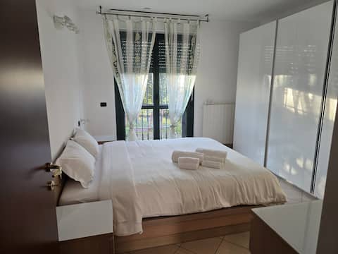 APT.10-Splendid Garden Apartment, Parking