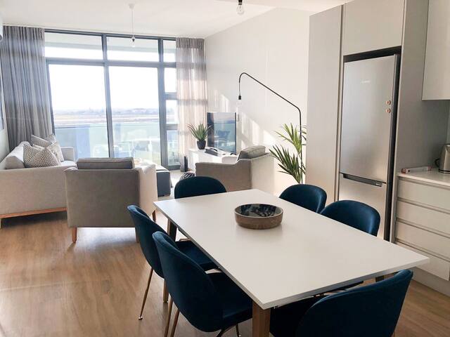 BGS Luxury Two Bedroom with ocean & mountain views gallery image 5