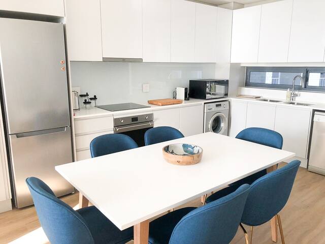 BGS Luxury Two Bedroom with ocean & mountain views gallery image 4