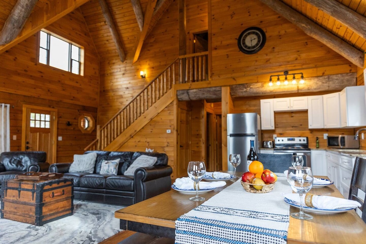 Top performing Airbnb: Stunning Log Cabin in Oneonta Set On 30 Acres in Oneonta