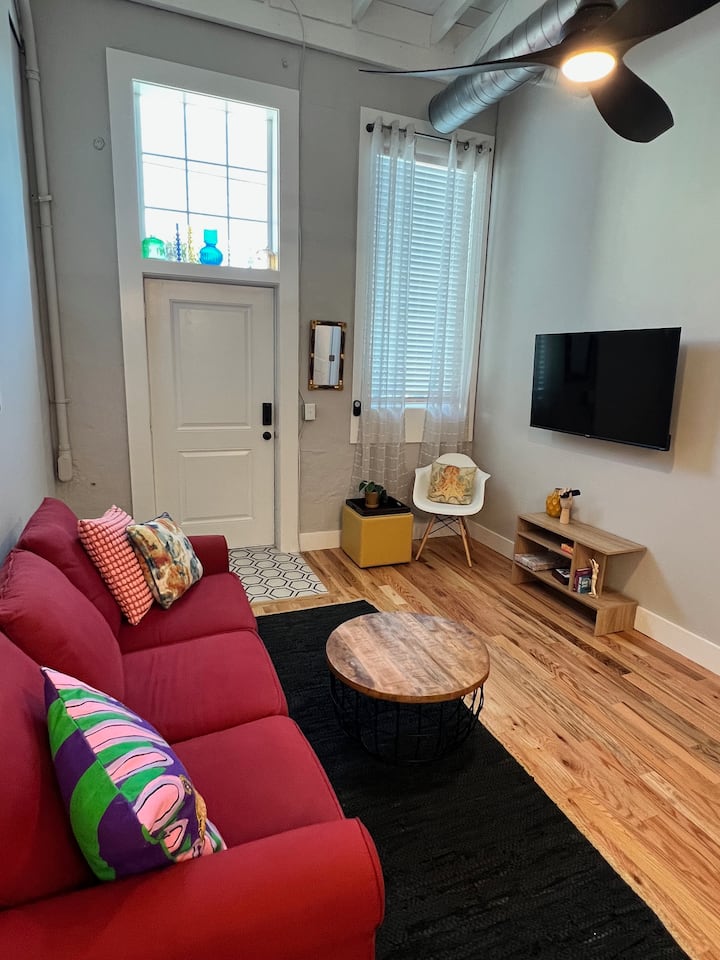 Chic Luxury Apartment - Brunswick, GA