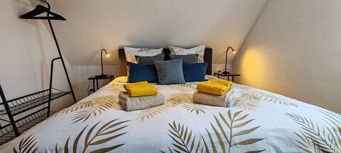 In the heart of the vineyards – close to the Wine Route