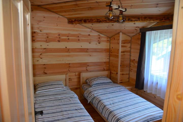 ห้องนอนที่ 2 มีเตียงเดี่ยว 2 เตียง