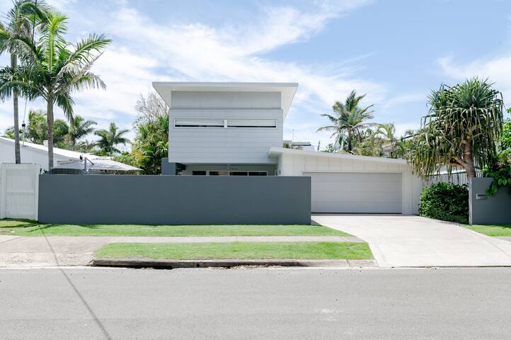 Sunrise SEA-esta, Walk to beach & local cafe gallery image 4