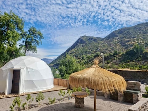 Successful Airbnb property: An amazing dome with access to the river in Cordillera