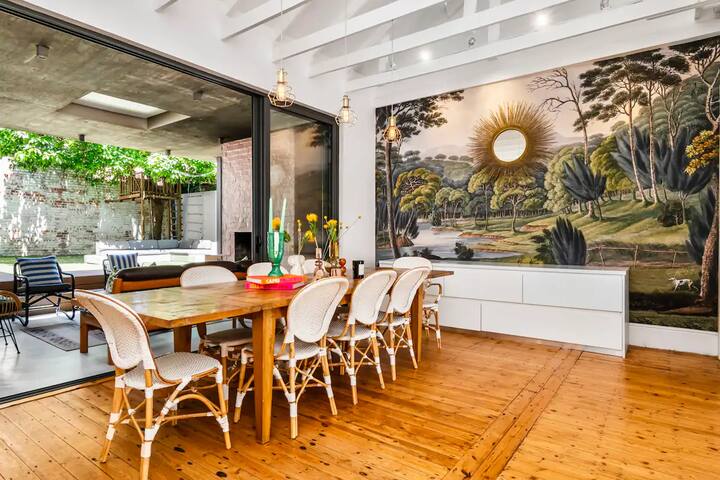 Designer Home in Fresnaye gallery image 4