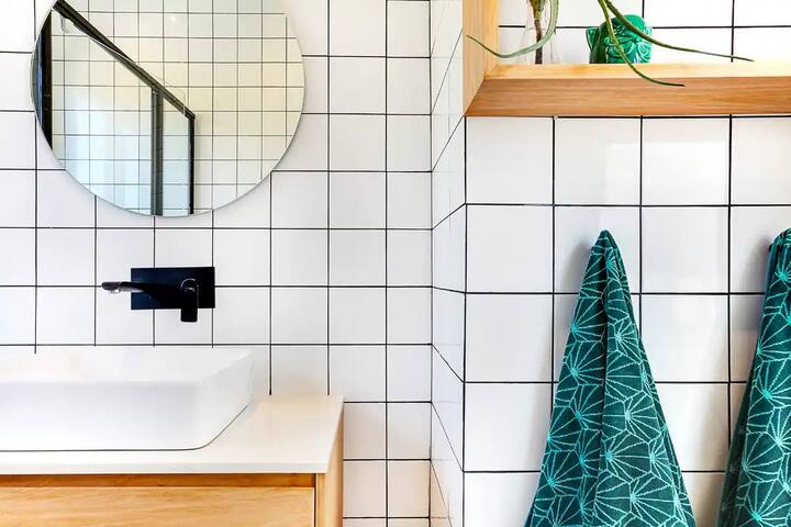 Designer Home in Fresnaye gallery image 2