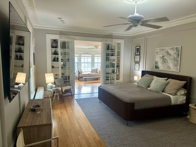 Elegant, Historic Mansion Getaway gallery image 3