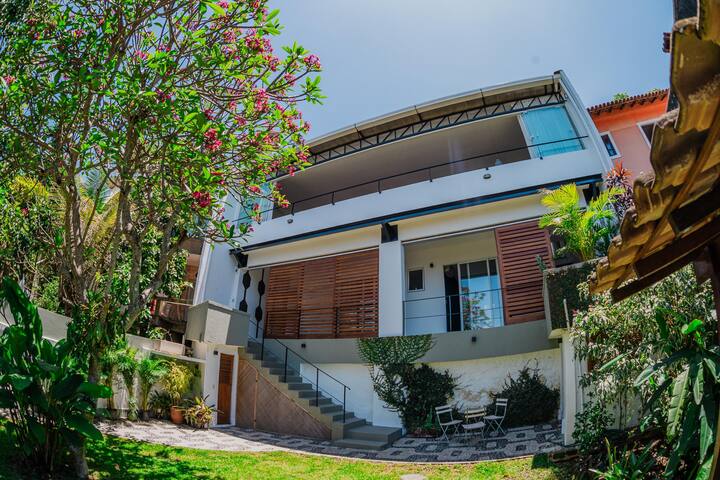 Incredible House w/ Pool and Breathtaking Views gallery image 2