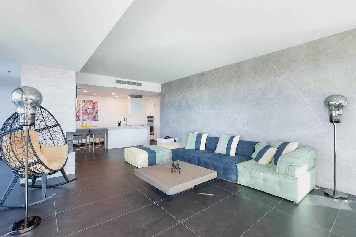 Luxury Suite