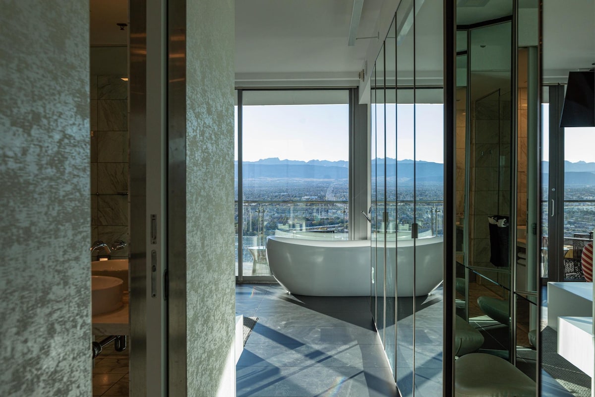 Luxury Suite