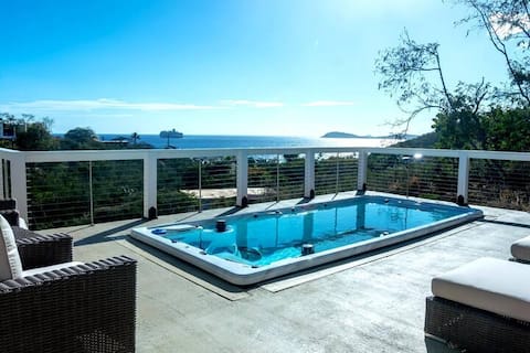 Sea Sun VIlla 3/2 Villa, walk to Limetree Resort