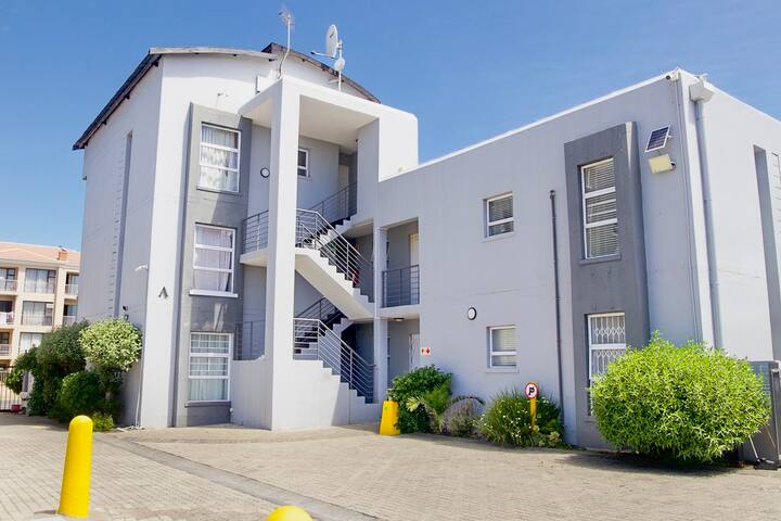Blouberg Beach Bliss Pool-View. gallery image 3