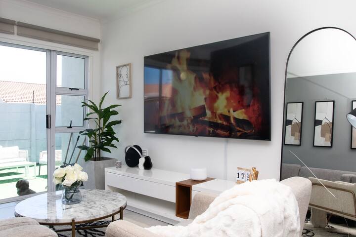 Blouberg Beach Bliss Pool-View.