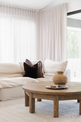 Modern Luxury Coastal Oasis