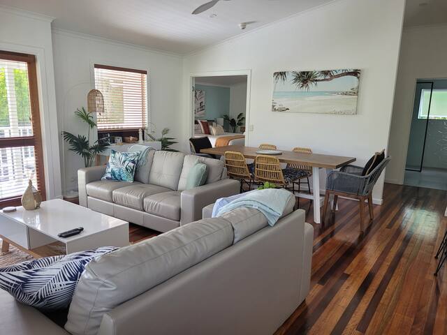 South Pacific Beach House Apt