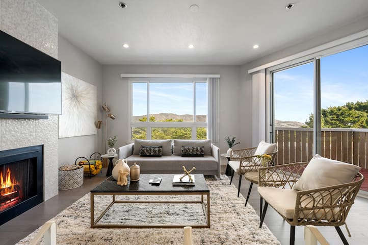 Luxury Hilltop Retreat Near SF – Business/ Leisure