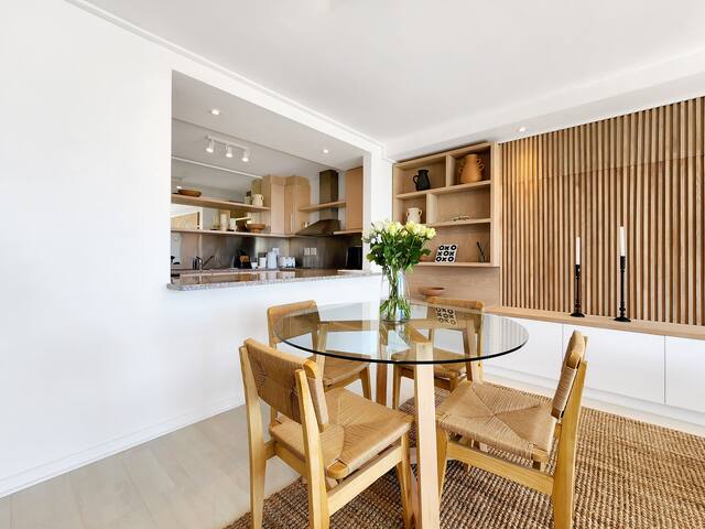 Sophisticated 2 Bdr in Green Point gallery image 3