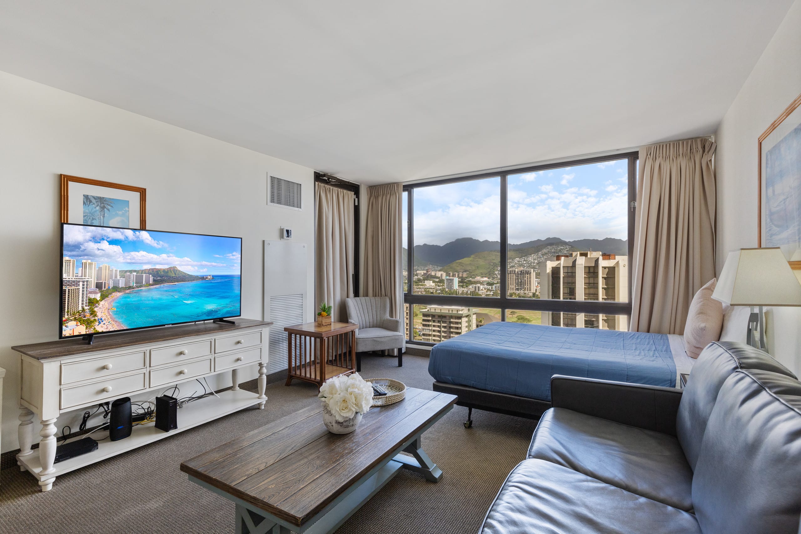 Condo in Honolulu · ★4.64 · 1 bedroom · 3 beds · 1 private bath - Image 1