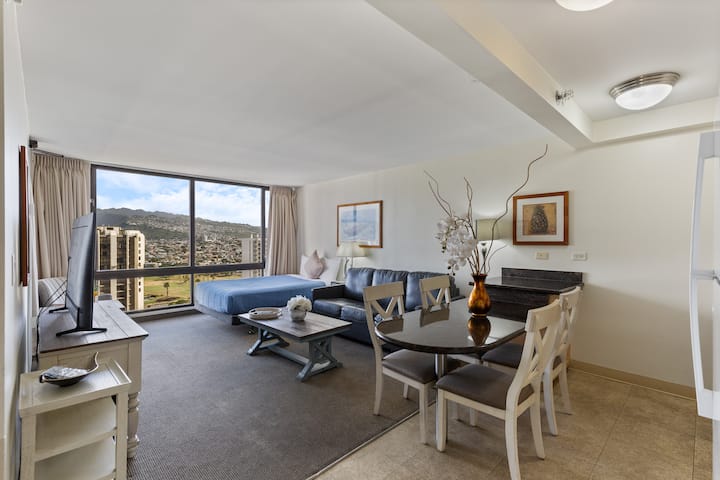Waikiki Condo 1br Sleeps 6/ Pool+gym+ Free Parking - Honolulu