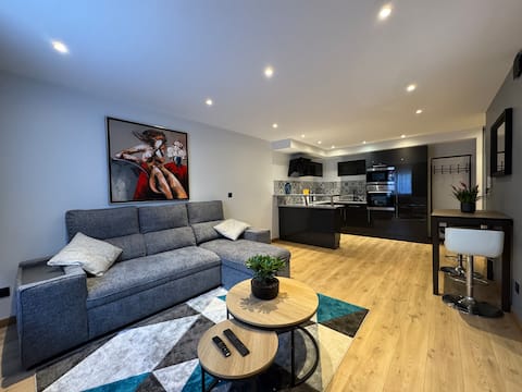 Top Airbnb: Beautiful new apartment near train station à Les Perrières