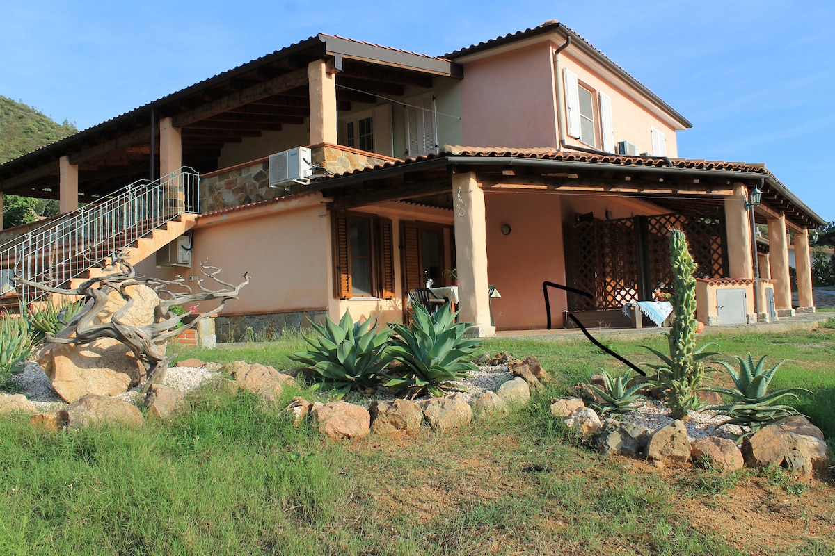 Top Airbnb: Maria 5A Vacation Home in Tertenia