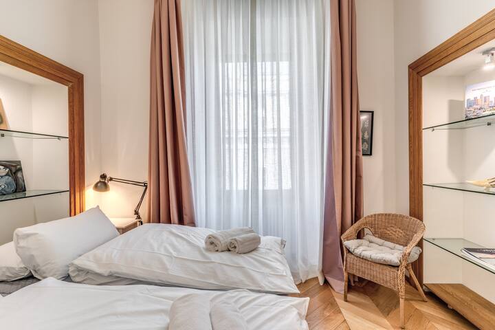 Art Gallery Navona gallery image 4