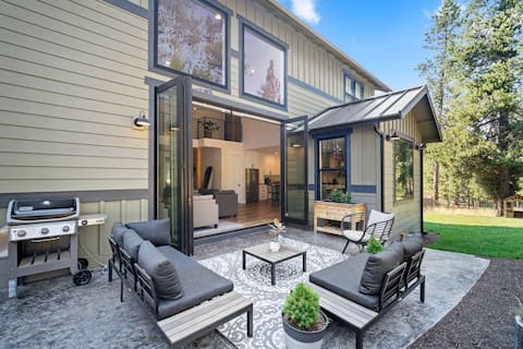 Towering Windows, Hot tub, Waterpark