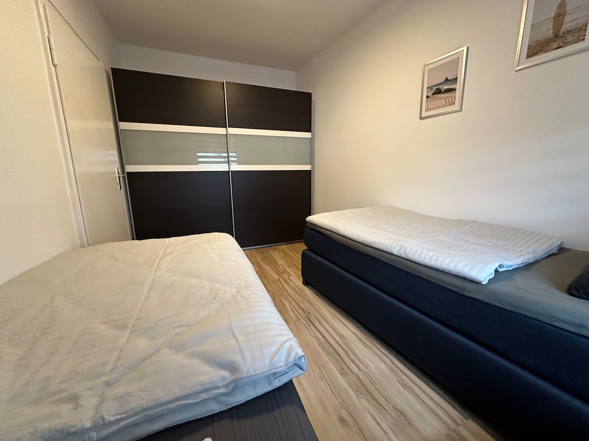 Втора спална соба со 2 единечни кревети 