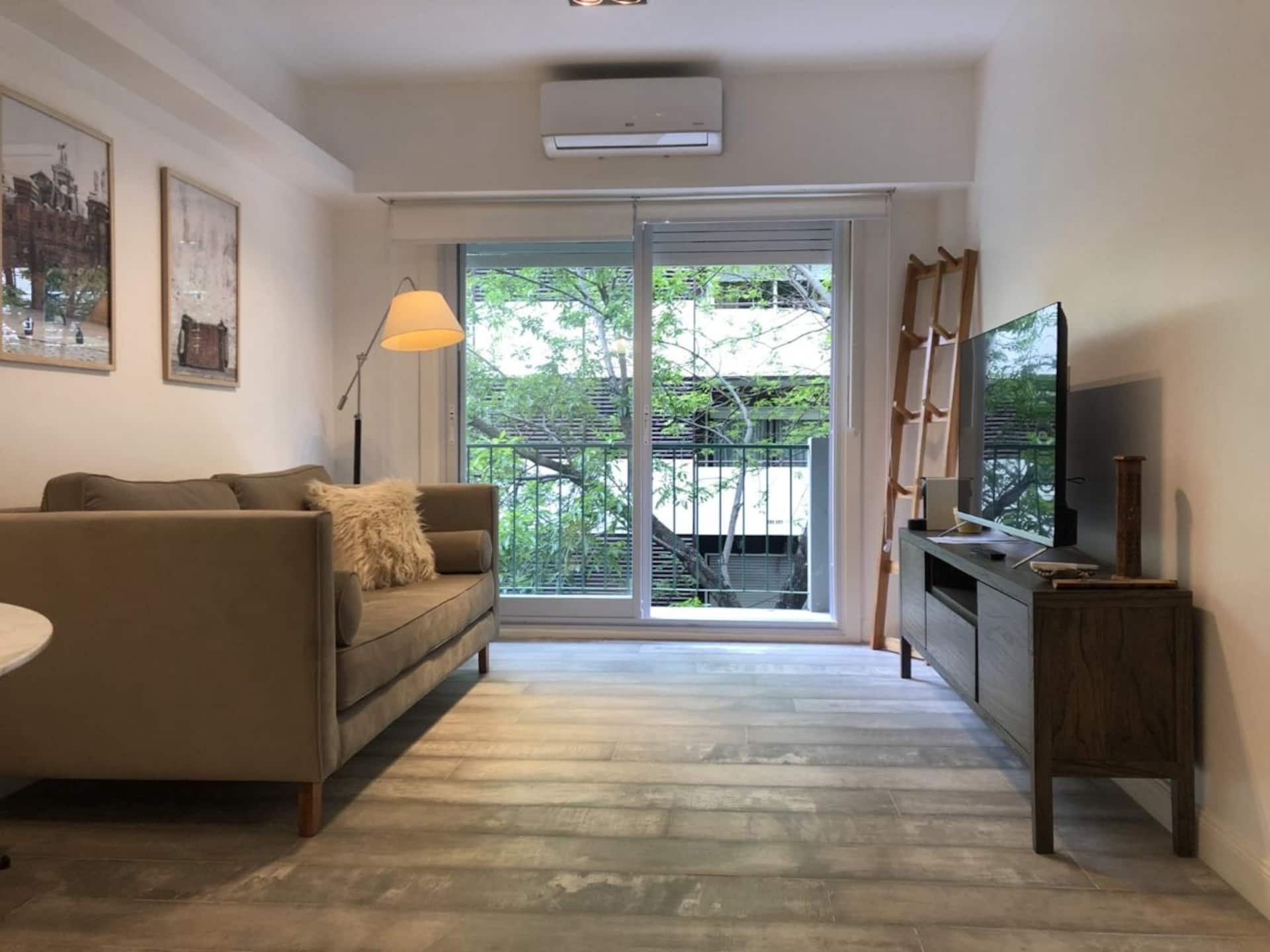 Two-room apartment with balcony in Belgrano