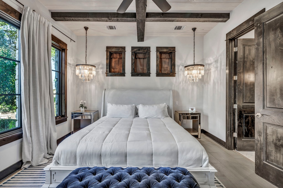 Hlavná spálňa je na prízemí.