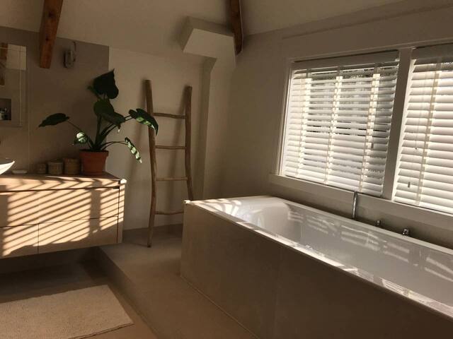 Beautiful house near the beach gallery image 3