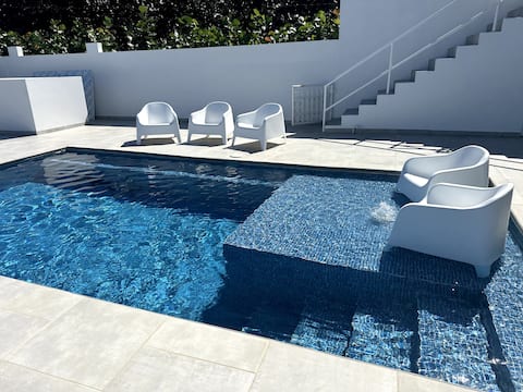 Beach house, 4 guest with Pool