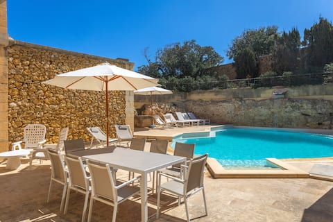 OneFifty Holiday Home