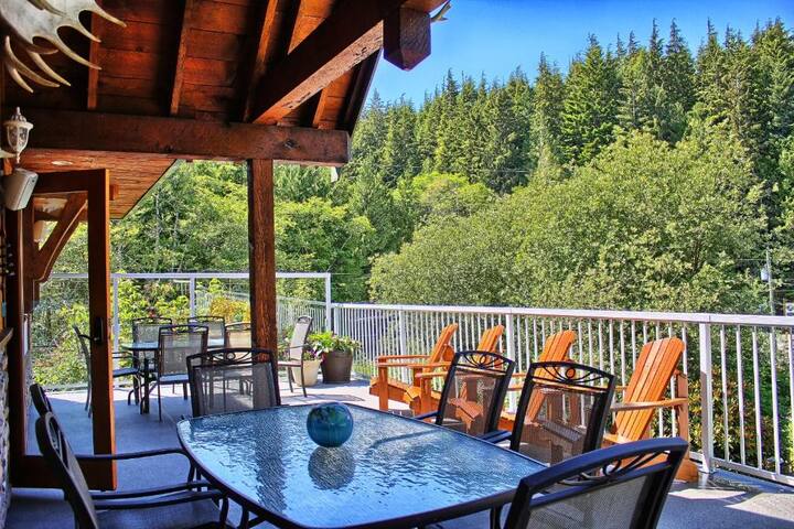 The Lodge gallery image 2