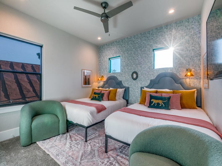 Hlavný dom - manželská posteľ Queen 