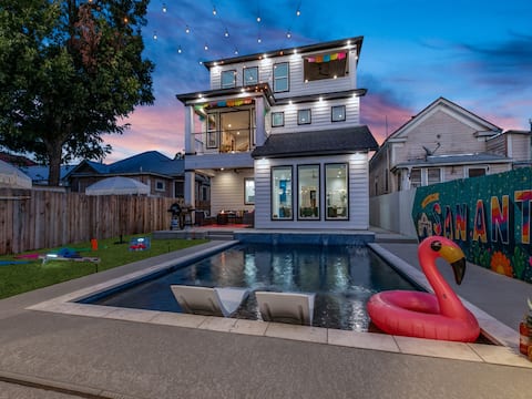 Sleeps 20 Mansion w Golf Sim *2 Homes *Pool/HotTub