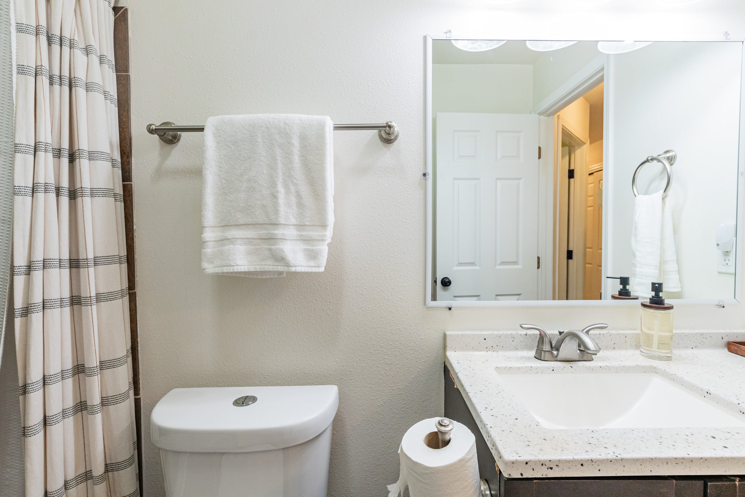 Home in Keaau · ★4.99 · 4 bedrooms · 6 beds · 2 private baths - Image 32