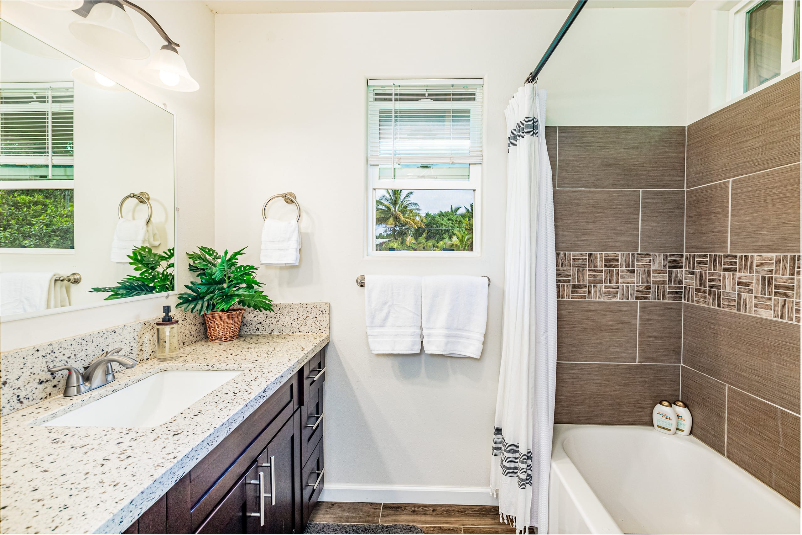 Home in Keaau · ★4.99 · 4 bedrooms · 6 beds · 2 private baths - Image 28