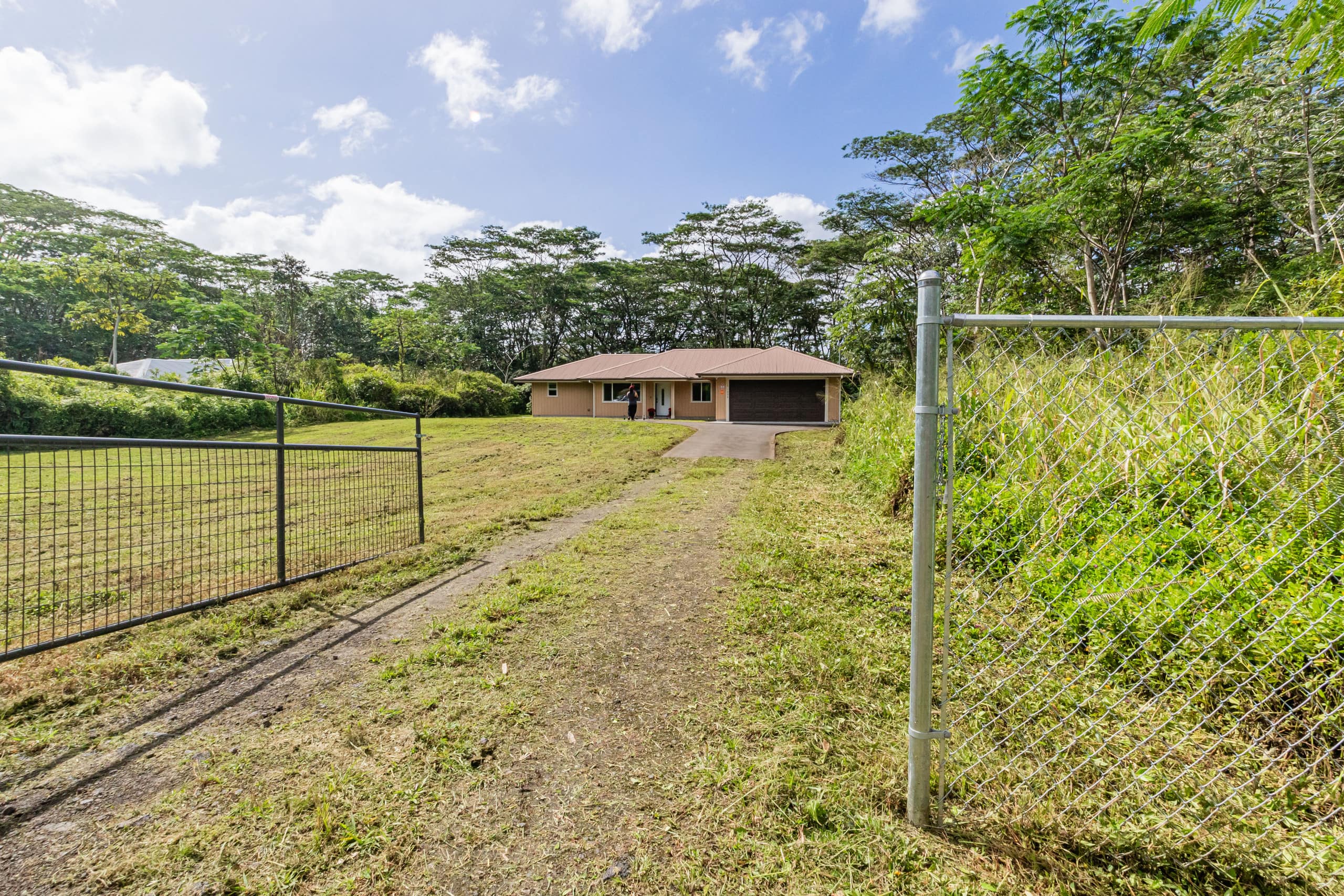 Home in Keaau · ★4.99 · 4 bedrooms · 6 beds · 2 private baths - Image 34
