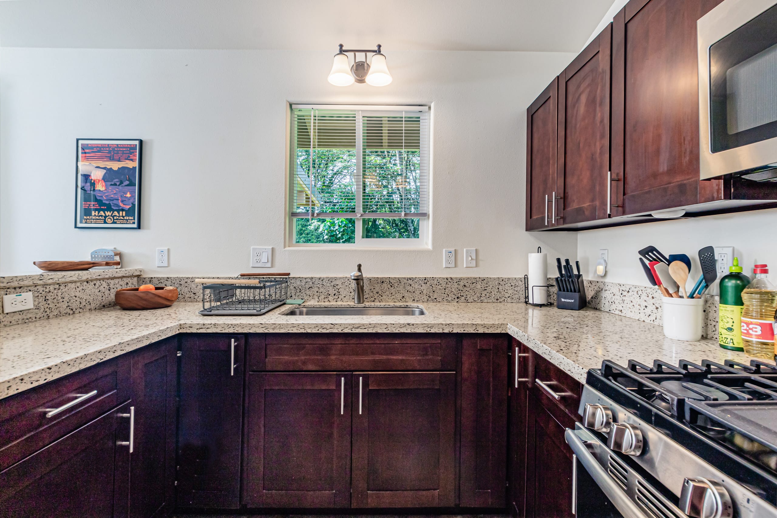 Home in Keaau · ★4.99 · 4 bedrooms · 6 beds · 2 private baths - Image 11