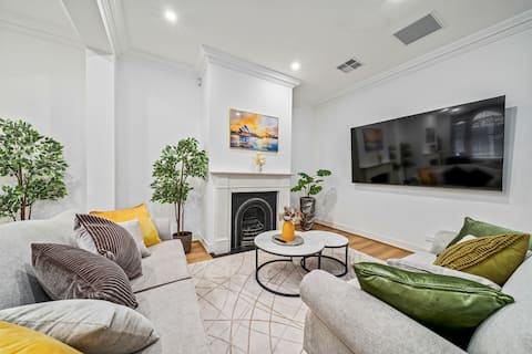 Successful Airbnb property: Luxe Living Terrace by The Star - Luxury in Sydney in Pyrmont