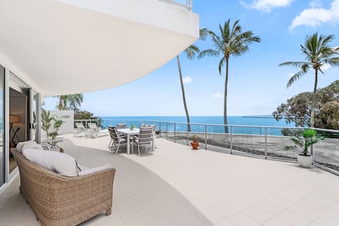 Absolute Oceanfront Resort Villa