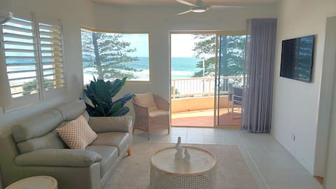 Top Airbnb: Beachfront - Spectacular Views in Coolum Beach