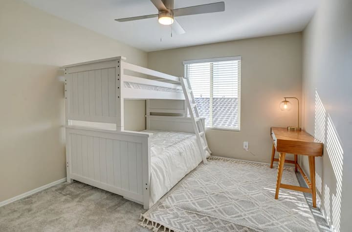 საძინებელი 4