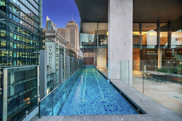 Luxurious &cozy apartment (pool&gym) in Sydney CBD